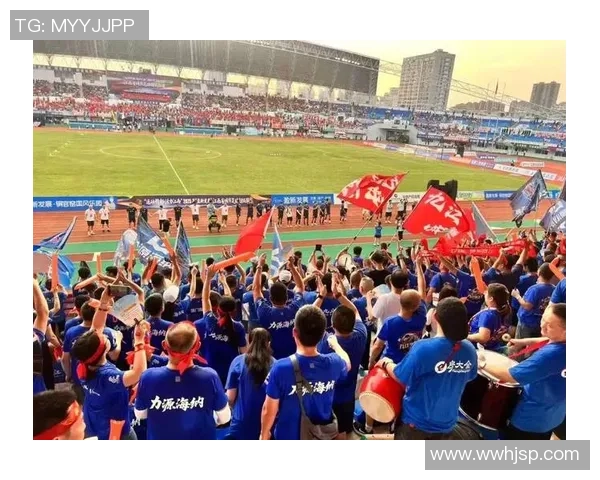 足球明星抵达保安机场引发球迷热烈追捧现场气氛火爆 足球明星抵达保安机场引发球迷热烈追捧现场气氛火爆